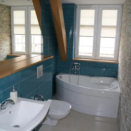 Gdanskie Apartamenty - Apartamenty Na Sw Ducha - Gdanskie Poddasza Z Jacuzzi I De Luxe
