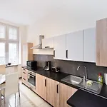 Gdanskie Apartamenty - Apartamenty Na Sw Ducha - Gdanskie Poddasza Z Jacuzzi I De Luxe Apartment *
